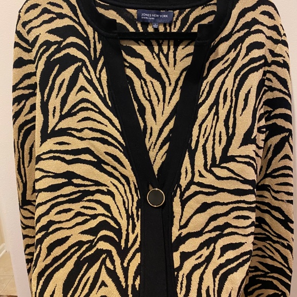 Jones New York Women’s Animal Print Cardigan - Picture 6 of 6